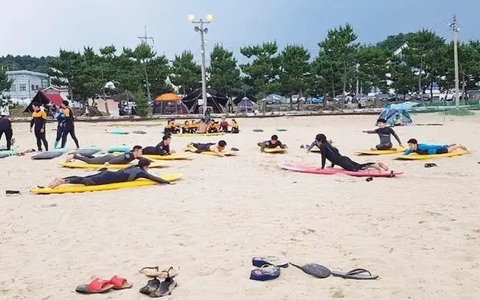 Oda (1 night dormitory + surf lesson)