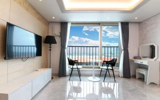 Oda (Room 303 (Ocean View))
