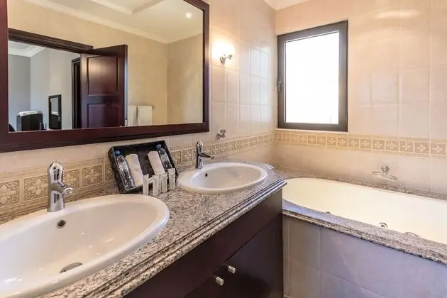 Deluxe Villa, 4 Yatak Odası, Havuz Kullanımı, Deniz Manzaralı