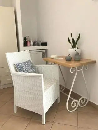 One Bedroom Apartment
