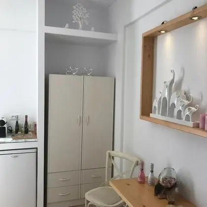 One Bedroom Apartment