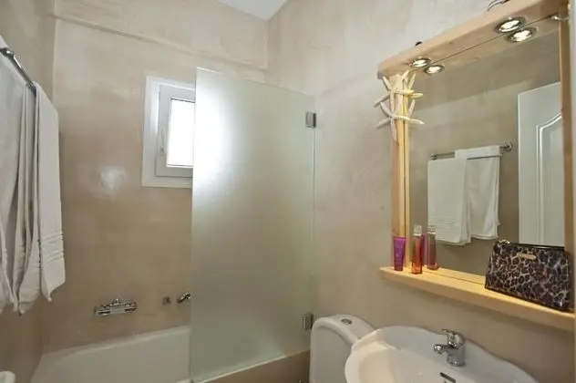 One Bedroom Apartment