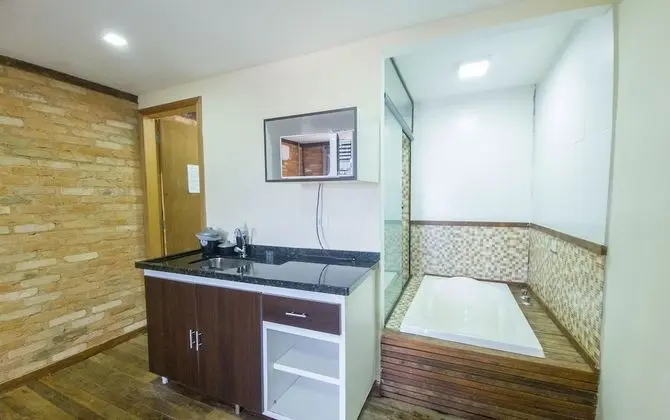 Deluxe Tek Büyük Yataklı Oda, Havuz Manzaralı (Ofurô)