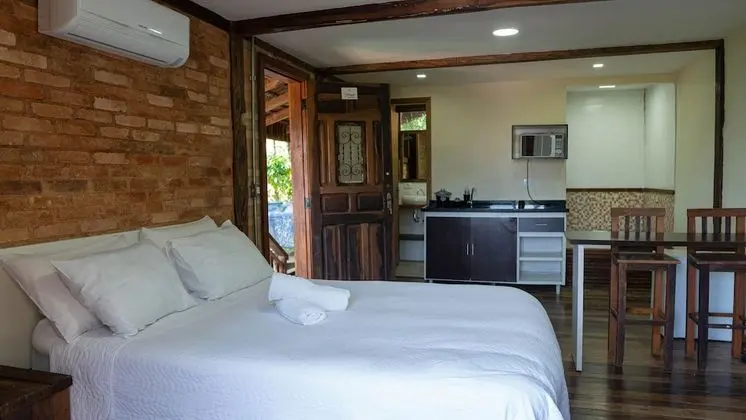 Deluxe Tek Büyük Yataklı Oda, Havuz Manzaralı (Ofurô)