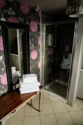 Üç Kişilik Oda