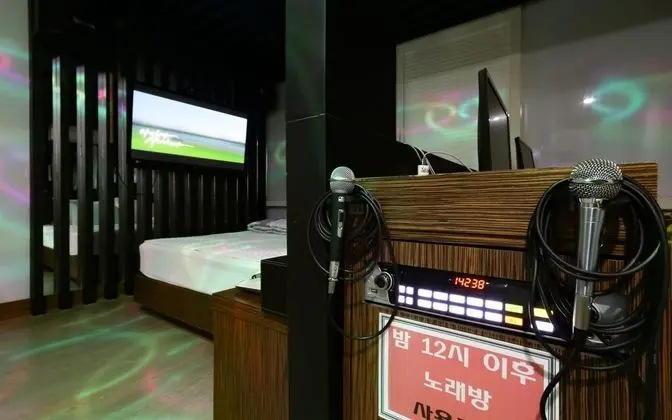Oda (VIP Karaoke (no more than 2 people ka)