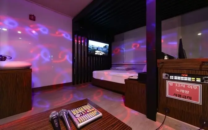 Oda (VIP Karaoke (no more than 2 people ka)