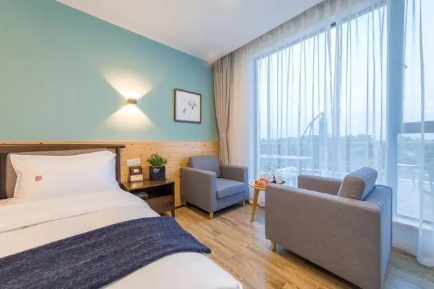 Premium Tek Büyük Yataklı Oda