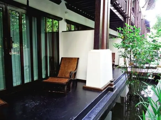 Deluxe King Ground Floor