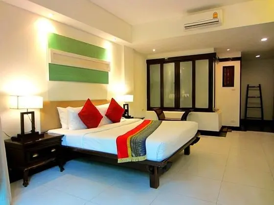 Deluxe King Ground Floor