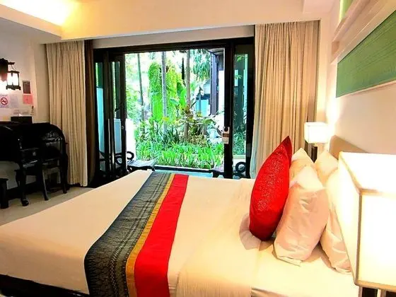 Deluxe King Ground Floor