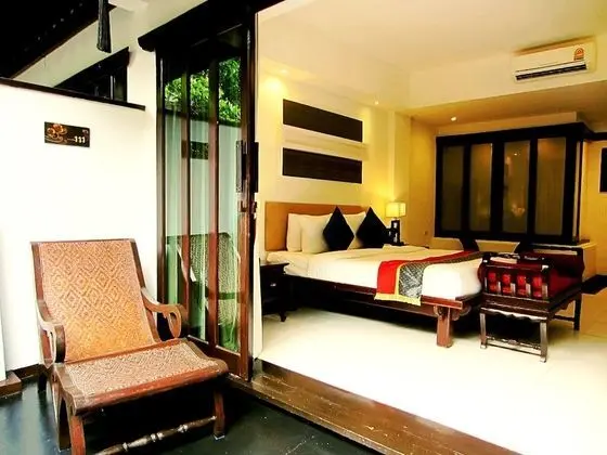 Deluxe King Ground Floor