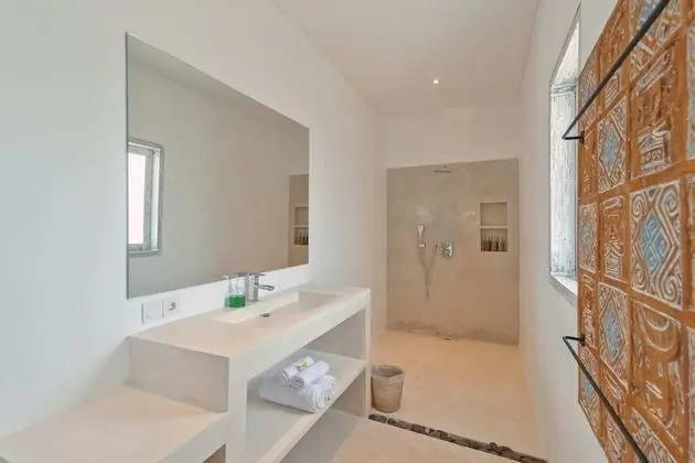 Basic Villa, Birden Çok Yatak