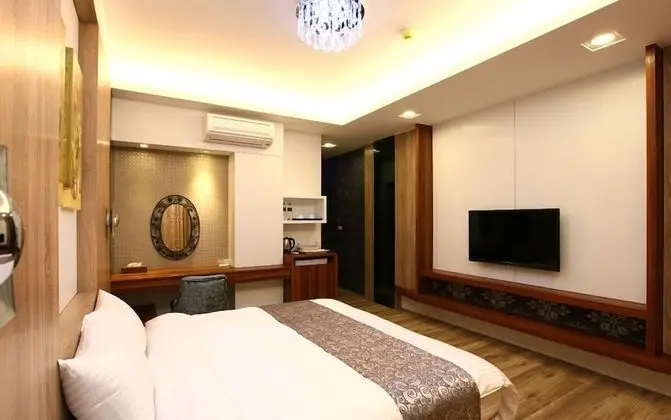 Deluxe Tek Büyük Yataklı Oda