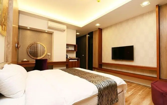 Deluxe Tek Büyük Yataklı Oda