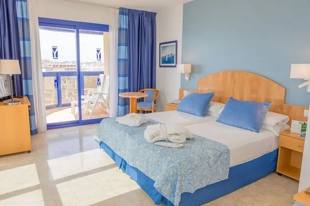 Oda, Teras, Kısmi Deniz Manzaralı (3 Adults)