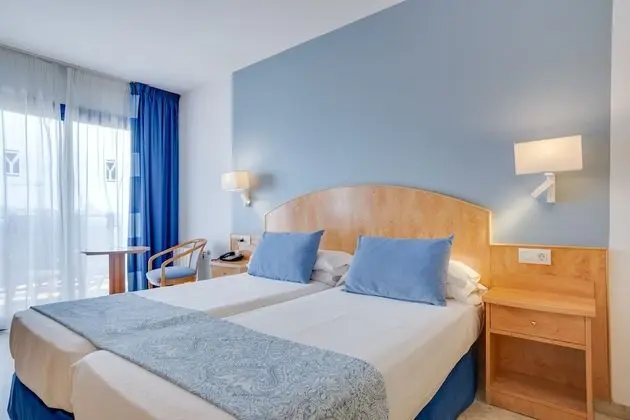Oda, Teras, Kısmi Deniz Manzaralı (3 Adults)