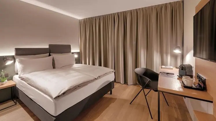 Premium Tek Büyük Yataklı Oda