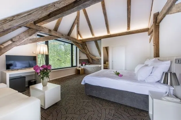 Honeymoon Tek Büyük Yataklı Oda