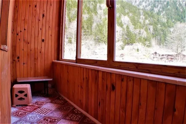 Tek Büyük Yataklı Oda, Balkon