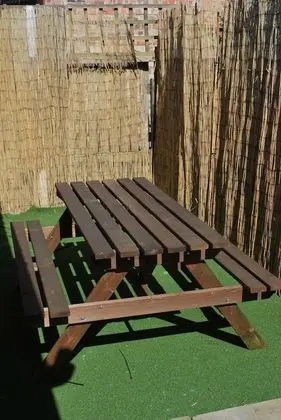 Kır Evi (The Byre & The Paddock)
