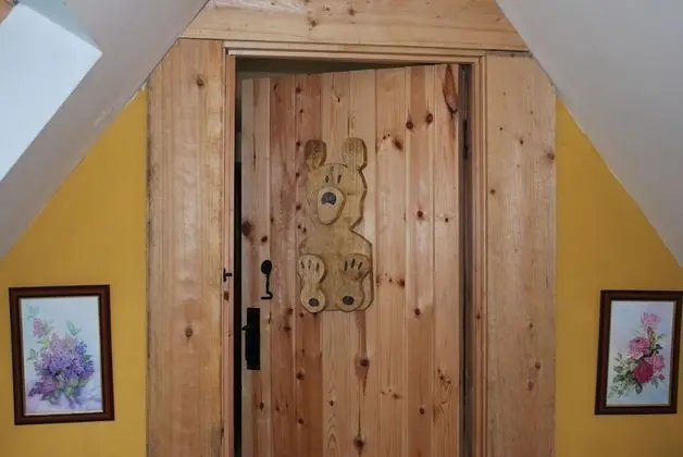 Kır Evi (The Smythy)