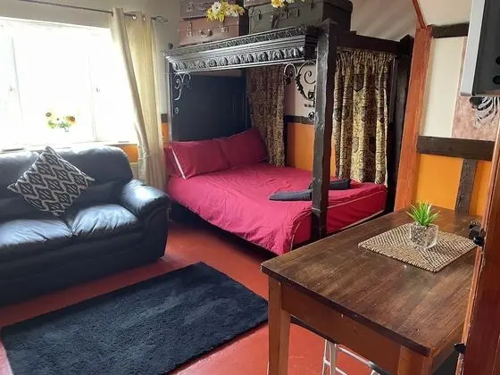 Kır Evi (The Smythy)