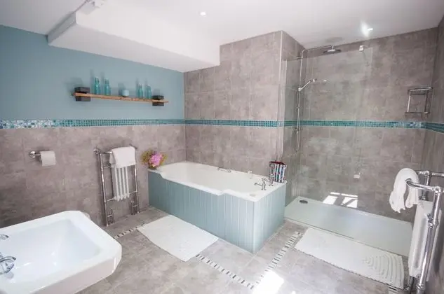 Tek Büyük Yataklı Oda (Wray Valley Room)