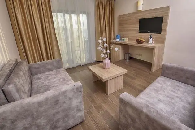 Deniz Manzaralı Aile Odası