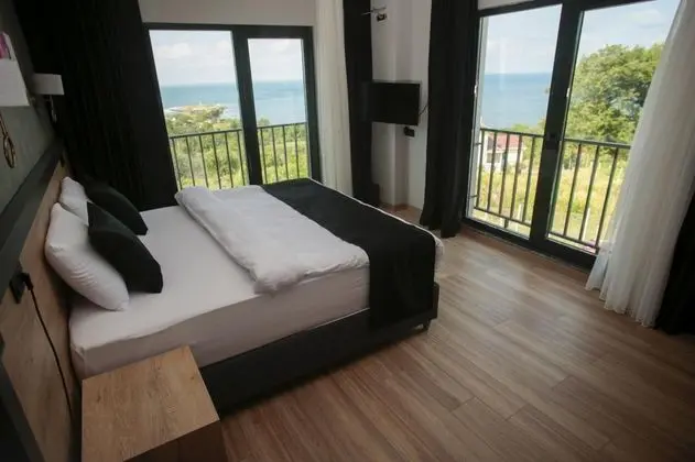 Aile Suiti, Deniz ve Dağ Manzaralı, Jakuzili