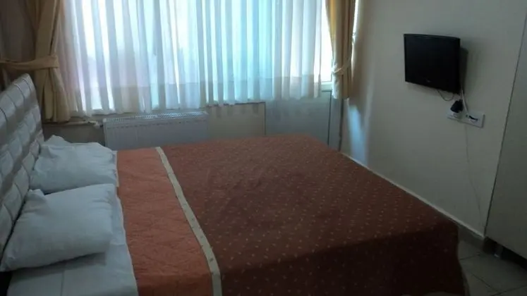 Economy Tek Büyük veya İki Ayrı Yataklı Oda