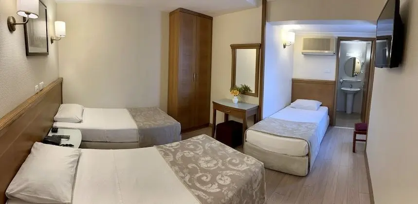 Üç Kişilik Oda