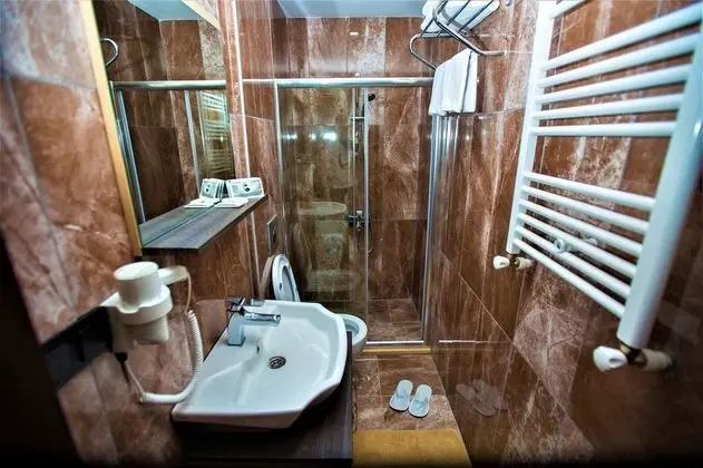 Triple, Nehir Manzaralı, Fransız Balkonlu