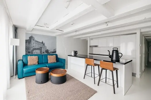 Large One-Bedroom Apartment Canal View (2 Adults)