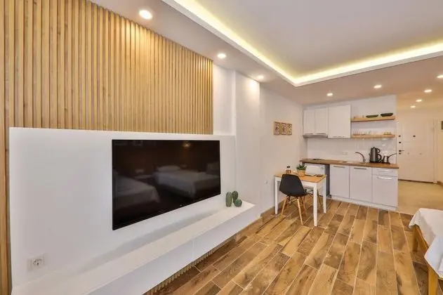 Studio, Manzarasız, Giriş Katı
