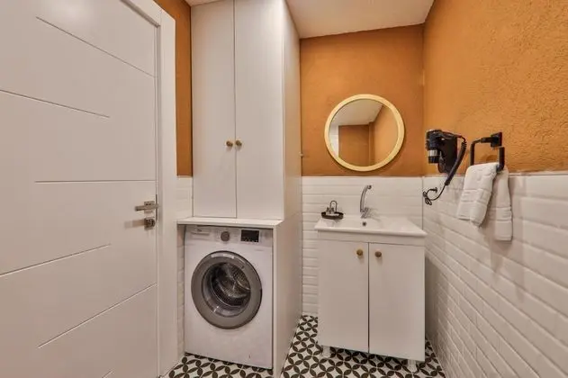 Studio, Manzarasız, Giriş Katı