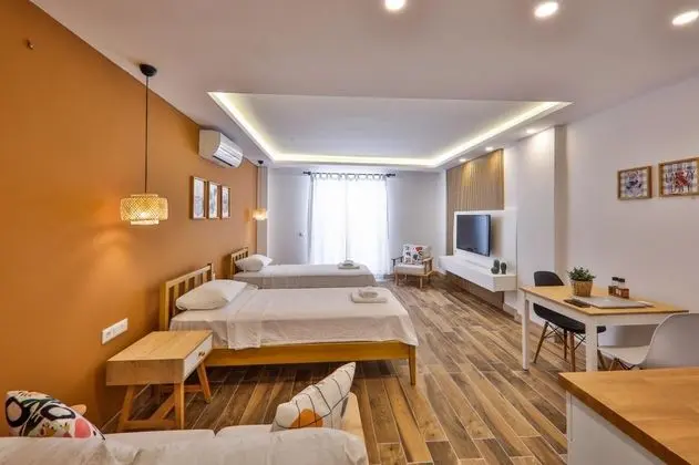 Studio, Manzarasız, Giriş Katı