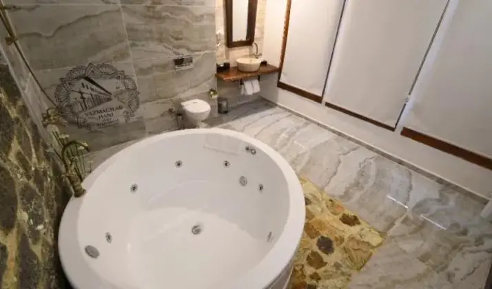 Jakuzili Suite Oda