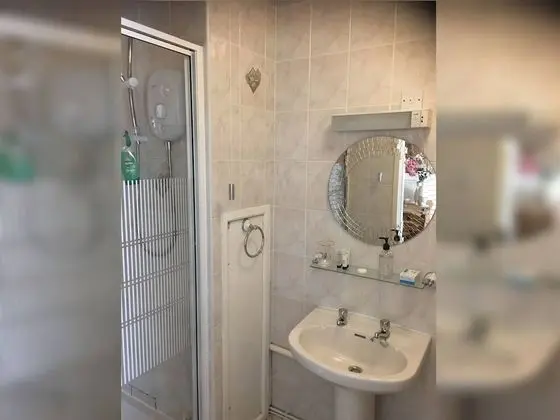 İki Ayrı Yataklı Oda, Banyolu/Duşlu