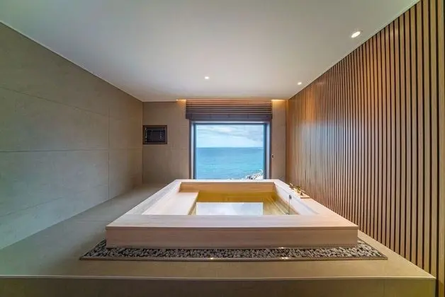 [Free Breakfast for 2] Ocean Suite Double