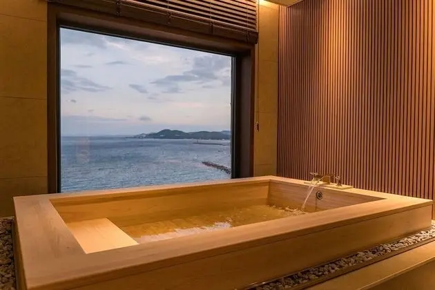 [Free Breakfast for 2] Ocean Suite Double