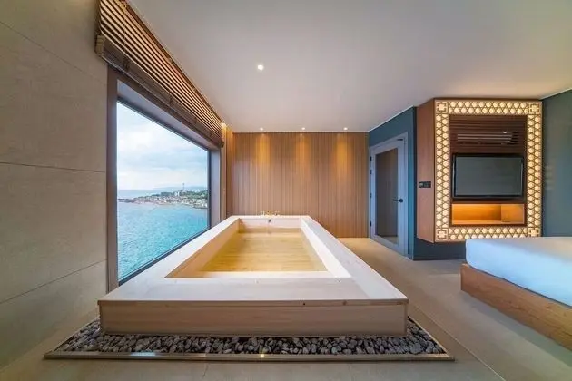 [Free Breakfast for 2] Ocean Suite Double