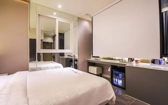 Oda (Cinema (Non-Smoking Room))