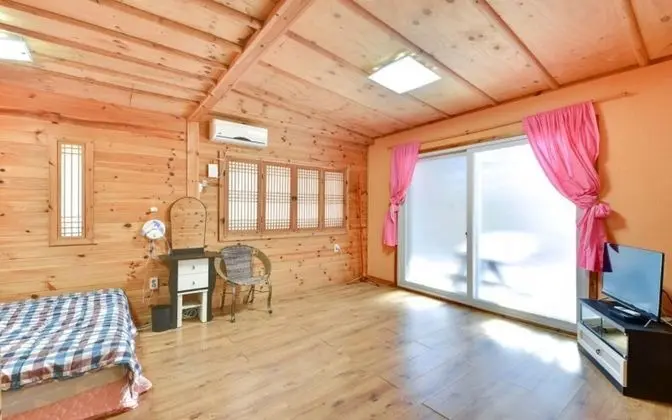 Oda (Clear Water Room7)