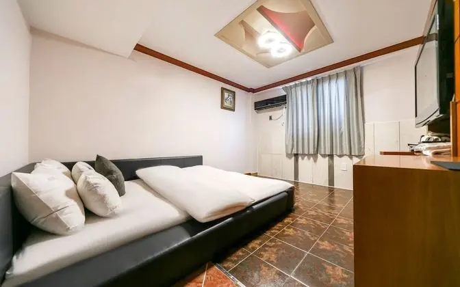 Oda (Standard-Business (Sauna Netflix Avai)