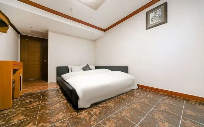 Oda (Standard-Business (Sauna Netflix Avai)