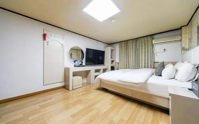 Oda (Suite (Massage Chair Sauna Netflix Av)