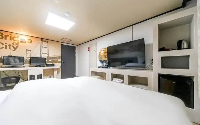 Oda (Suite (Massage Chair Sauna Netflix Av)