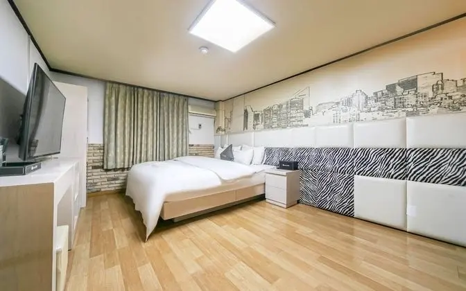 Oda (Suite (Massage Chair Sauna Netflix Av)