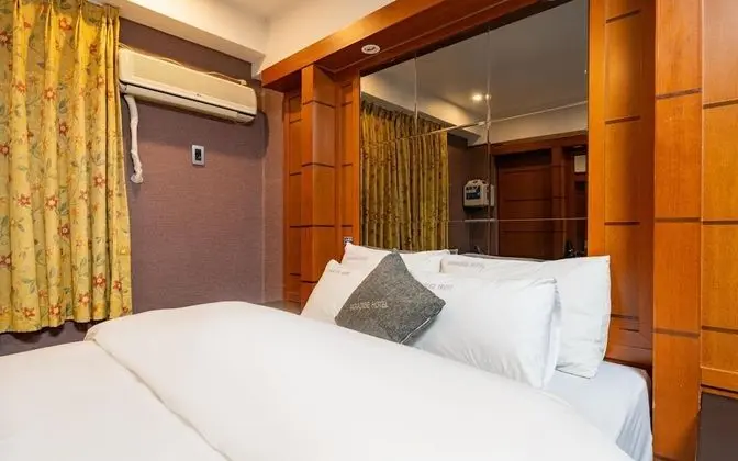 Oda (Suite (Massage Chair Sauna Netflix Av)